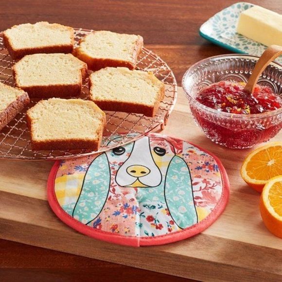 The Pioneer Woman Charlie Patchwork Round Potholder - Picture 2 of 3